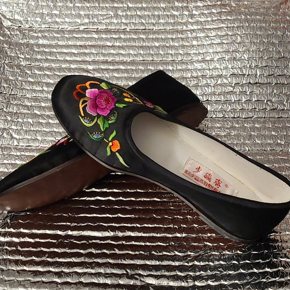 New💥 Handmade 步嬴齋綉花鞋 - Picture 5 of 8